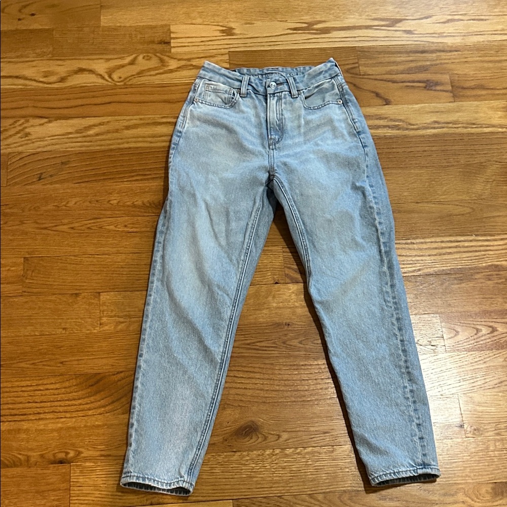 American Eagle Outfitters High Rise Light Wash Mom Jeans